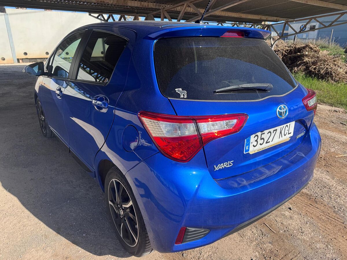 COMING SOON TOYOTA YARIS ADVANCE 1.5 HYBRID AUTO SPANISH LHD IN SPAIN 35000 MILES 2017